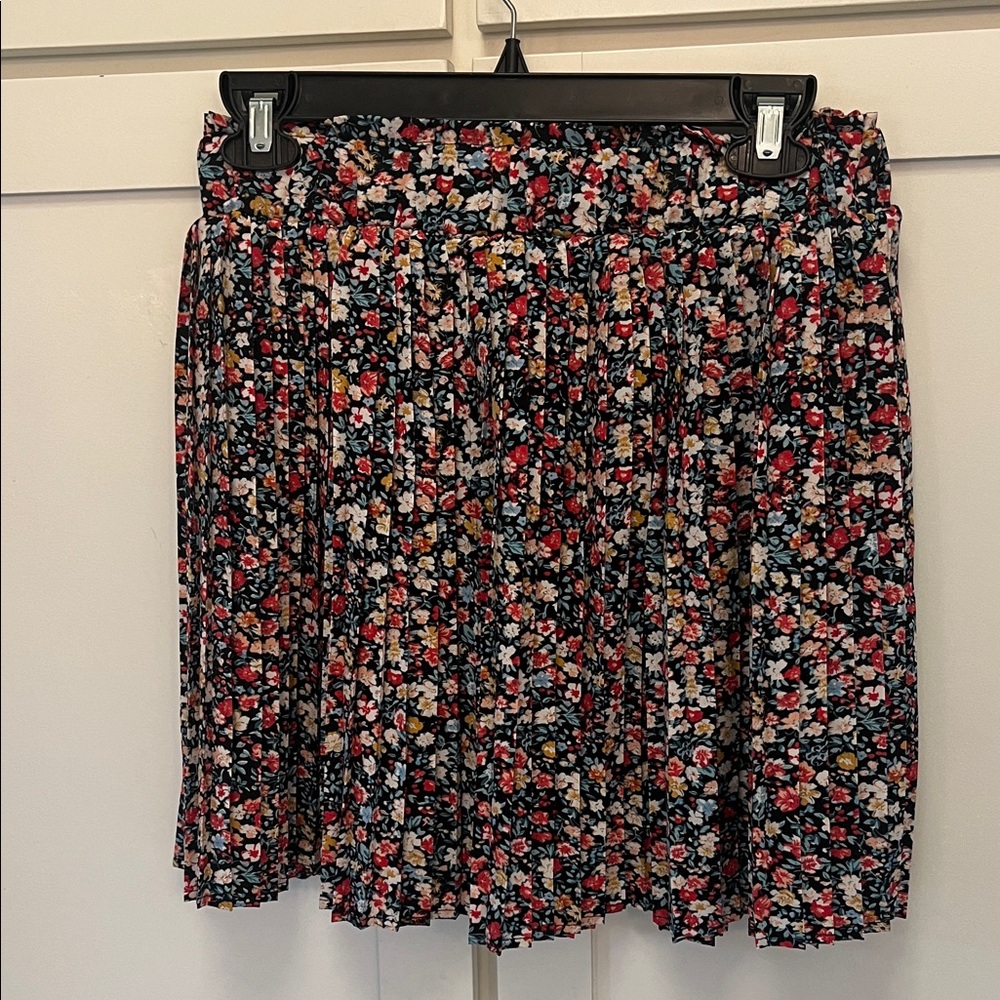 Floral Pleated Skirt